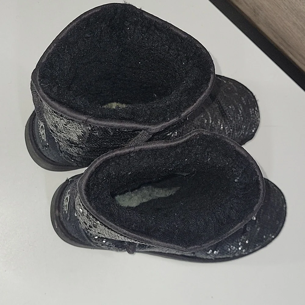 UGG Black Sequin Winter Boots Sz 7